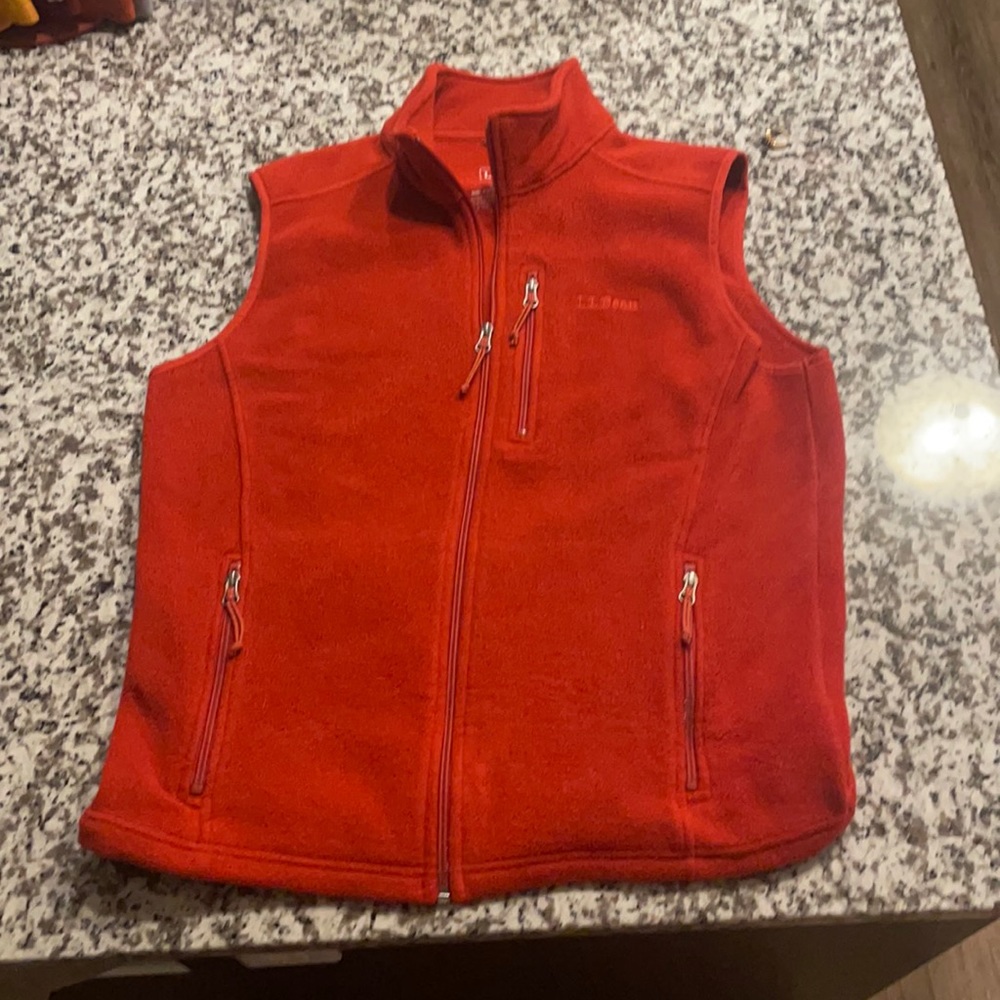 Red men’s medium L.L Bean vest